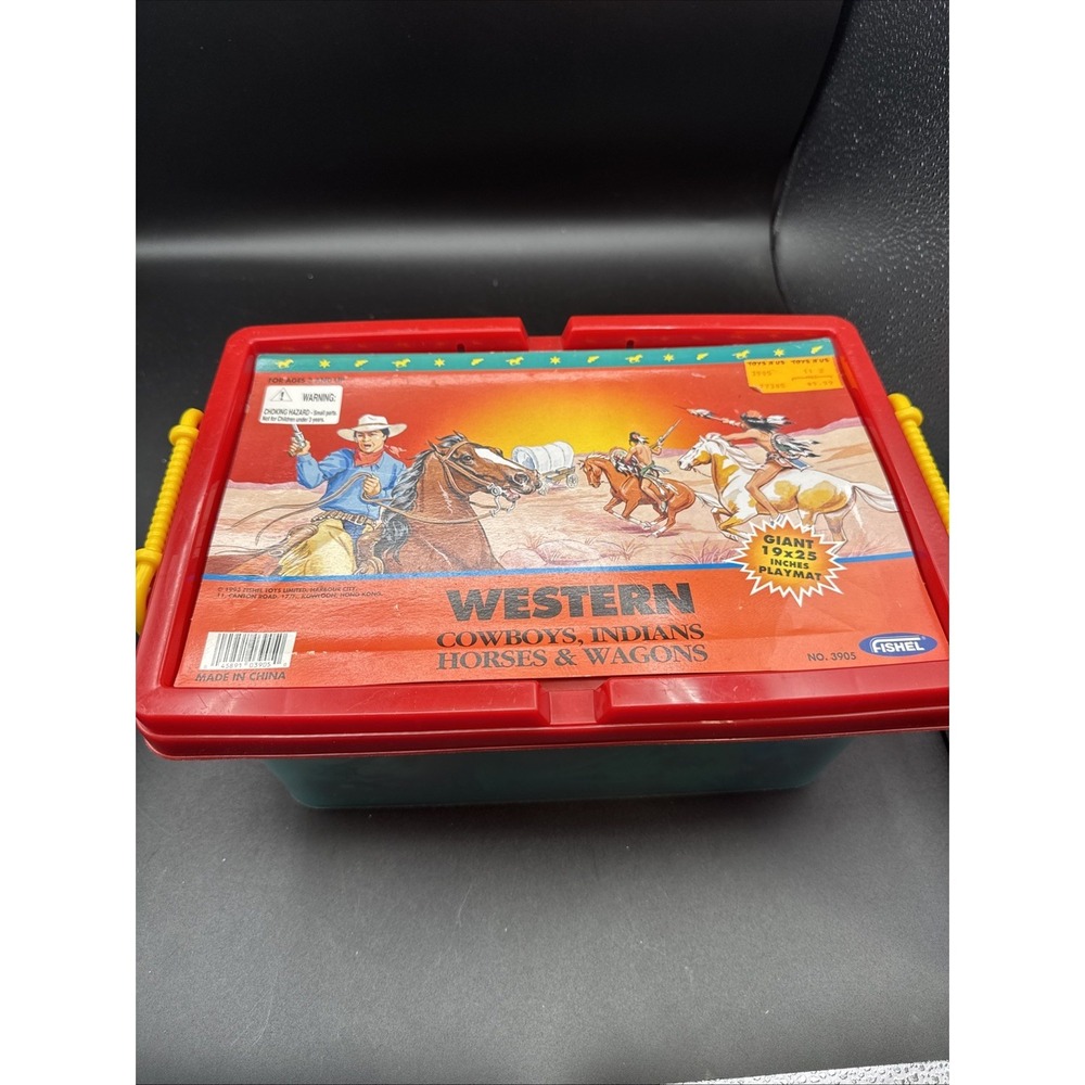 VINTAGE FISHEL INFANTRY STORAGE BOX W/ SOLDIERS & MILITARY VEHICLES 1993